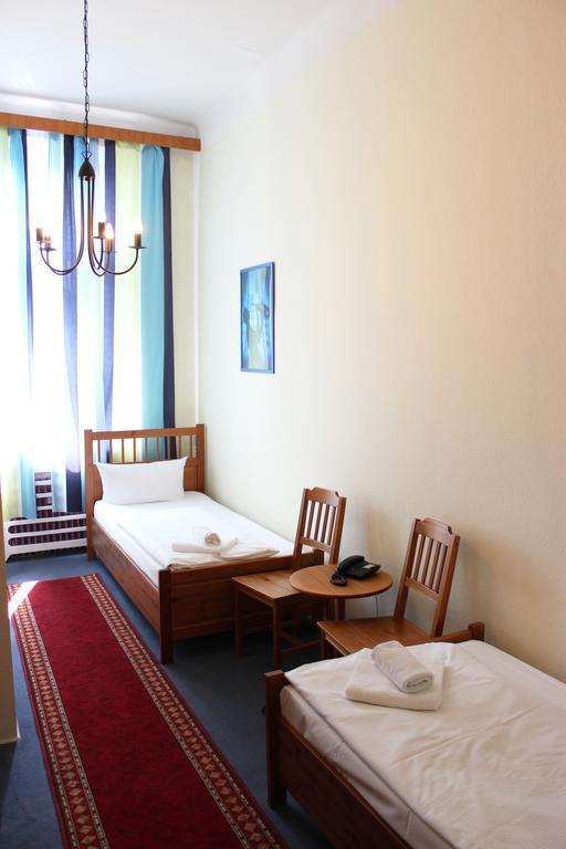 Hotel-Pension Rheingold Am Kurfuerstendamm Berlin Bagian luar foto