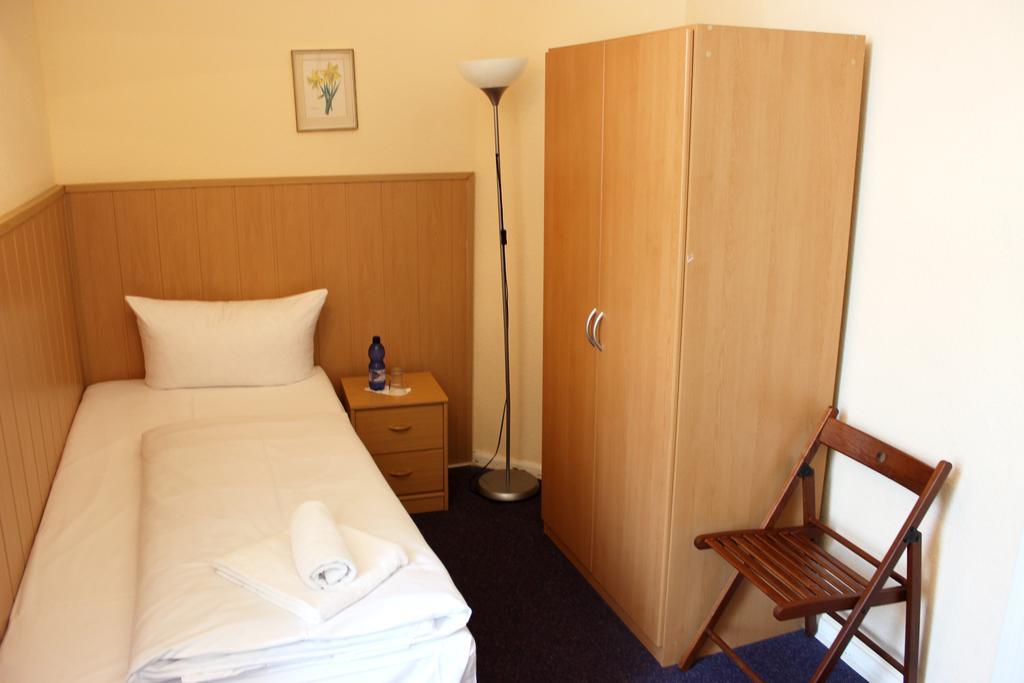 Hotel-Pension Rheingold Am Kurfuerstendamm Berlin Bagian luar foto