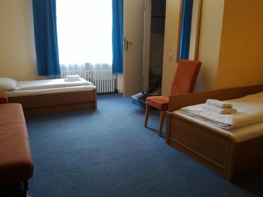 Hotel-Pension Rheingold Am Kurfuerstendamm Berlin Bagian luar foto
