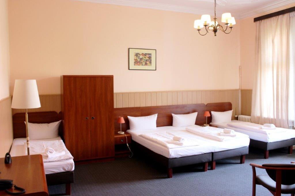 Hotel-Pension Rheingold Am Kurfuerstendamm Berlin Bagian luar foto