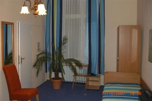 Hotel-Pension Rheingold Am Kurfuerstendamm Berlin Bagian luar foto